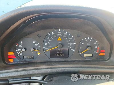 Zdjęcie 9 z 12 samochodu: 2001 MERCEDES-BENZ CLK 320 VIN:WDBLJ65G71F184904 - miniatura