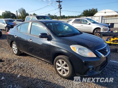 Czwarte zdjęcie samochodu z boku: 2013 NISSAN VERSA 1.6 S VIN:3N1CN7AP7DL831431 - miniatura
