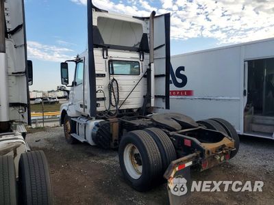 Drugie zdjęcie samochodu z przodu: 2016 VOLVO VNL SEMI TRUCK VIN:4V4N39TG0GN965498 - miniatura