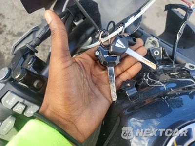 Zdjęcie 8 z 9 samochodu: 2025 KAWASAKI ZR900 S VIN:ML5ZRDS17SDA00516 - miniatura