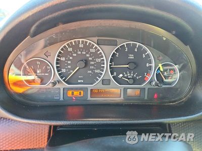 Zdjęcie 9 z 12 samochodu: 2004 BMW 330 I VIN:WBAEV53464KM37673 - miniatura
