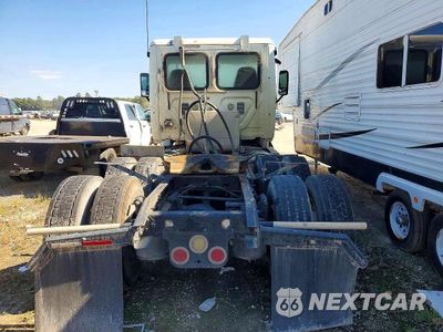 Zdjęcie 6 z 12 samochodu: 2016 FREIGHTLINER CASCADIA 125 SEMI TRUCK VIN:3AKJGEBG5GSHK9305 - miniatura