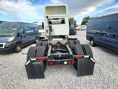 Zdjęcie 6 z 13 samochodu: 2018 INTERNATIONAL RH613 SEMI TRUCK VIN:3HSDWTZR3JN493482 - miniatura