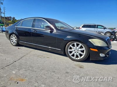 Czwarte zdjęcie samochodu z boku: 2007 MERCEDES-BENZ S 550 VIN:WDDNG71X47A064655 - miniatura