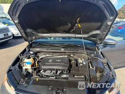 Zdjęcie 8 z 10 samochodu: 2017 VOLKSWAGEN JETTA GLI VIN:3VW4T7AJ2HM384751 - miniatura