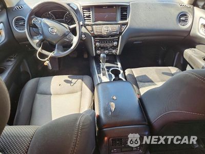 Zdjęcie 8 z 12 samochodu: 2019 NISSAN PATHFINDER SV VIN:5N1DR2MN0KC627660 - miniatura