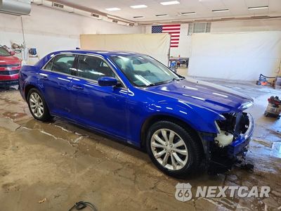 Czwarte zdjęcie samochodu z boku: 2018 CHRYSLER 300 TOURING VIN:2C3CCARG4JH195659 - miniatura