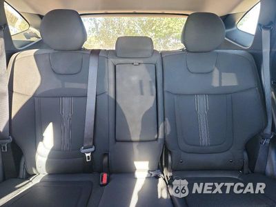 Zdjęcie 10 z 13 samochodu: 2023 HYUNDAI TUCSON SEL VIN:5NMJBCAE1PH195286 - miniatura