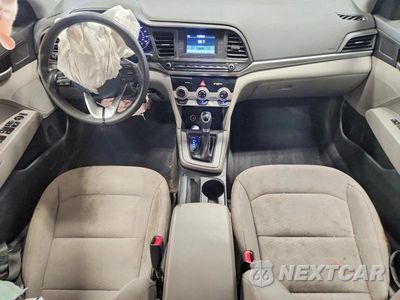 Zdjęcie 8 z 12 samochodu: 2019 HYUNDAI ELANTRA SE VIN:5NPD74LF5KH497668 - miniatura