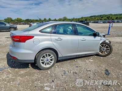 Trzecie zdjęcie samochodu z tyłu: 2018 FORD FOCUS SE VIN:1FADP3F2XJL229931 - miniatura