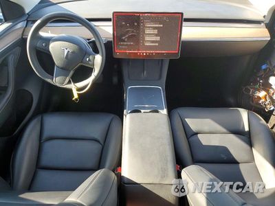 Zdjęcie 8 z 13 samochodu: 2024 TESLA MODEL Y VIN:7SAYGDEE1RF070960 - miniatura