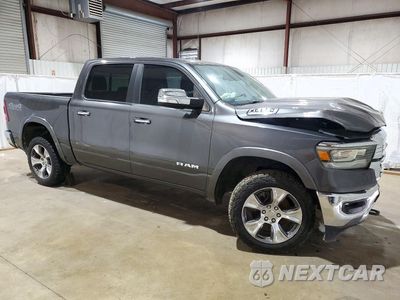 Czwarte zdjęcie samochodu z boku: 2019 RAM 1500 LARAMIE VIN:1C6SRFJT5KN808206 - miniatura