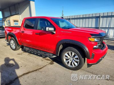 Czwarte zdjęcie samochodu z boku: 2020 CHEVROLET SILVERADO K1500 CUSTOM VIN:3GCPYBEH5LG207162 - miniatura