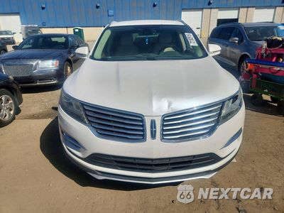 Piąte zdjęcie samochodu w środku: 2017 LINCOLN MKC SELECT VIN:5LMCJ2C98HUL16761 - miniatura