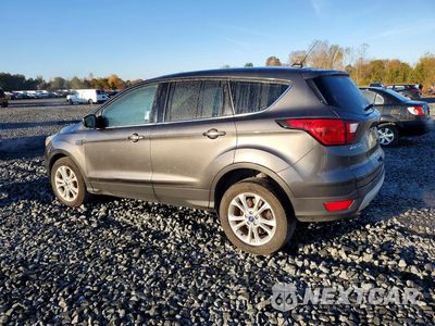 Drugie zdjęcie samochodu z przodu: 2019 FORD ESCAPE SE VIN:1FMCU0GD1KUA40105 - miniatura