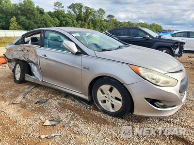 Czwarte zdjęcie samochodu z boku: 2012 HYUNDAI SONATA HYBRID VIN:KMHEC4A44CA037844 - miniatura