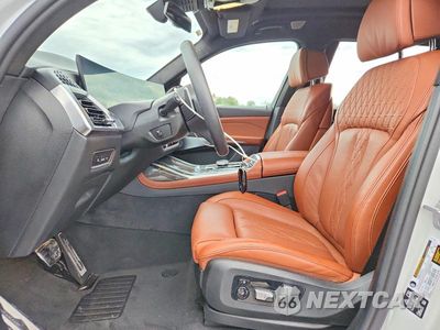 Zdjęcie 7 z 13 samochodu: 2026 BMW X7 M60I VIN:5UX33EM01T9210293 - miniatura