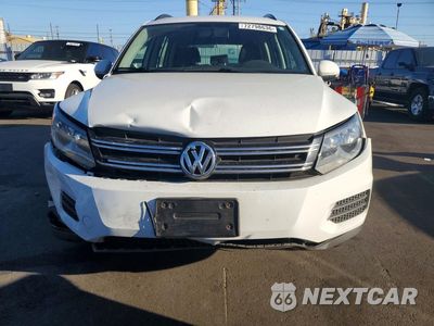 Piąte zdjęcie samochodu w środku: 2017 VOLKSWAGEN TIGUAN S VIN:WVGAV7AX6HK046048 - miniatura