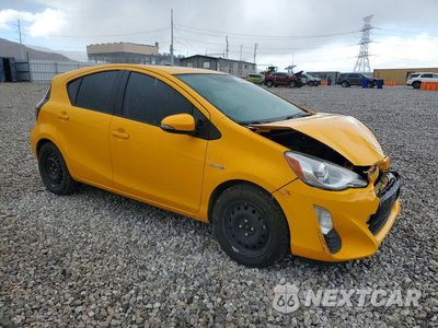 Czwarte zdjęcie samochodu z boku: 2016 TOYOTA PRIUS C TWO VIN:JTDKDTB33G1121616 - miniatura