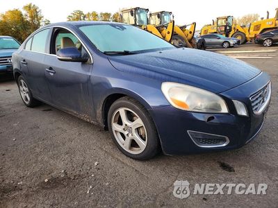 Czwarte zdjęcie samochodu z boku: 2013 VOLVO S60 T5 VIN:YV1612FH8D2198122 - miniatura