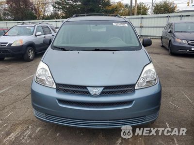 Piąte zdjęcie samochodu w środku: 2004 TOYOTA SIENNA LE 7 PASSENGER VIN:5TDZA23C94S034981 - miniatura
