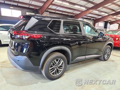 Trzecie zdjęcie samochodu z tyłu: 2023 NISSAN ROGUE S VIN:5N1BT3AB3PC787919 - miniatura