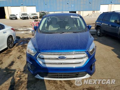 Piąte zdjęcie samochodu w środku: 2019 FORD ESCAPE SE VIN:1FMCU9GD8KUB55336 - miniatura