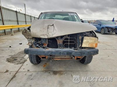 Piąte zdjęcie samochodu w środku: 1998 GMC SONOMA VIN:1GTCS1446WK508173 - miniatura