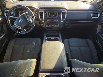 Zdjęcie 8 z 12 samochodu: 2019 NISSAN TITAN SV VIN:1N6AA1E68KN531891 - miniatura