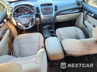 Zdjęcie 8 z 13 samochodu: 2014 KIA SORENTO LX VIN:5XYKT3A63EG449632 - miniatura