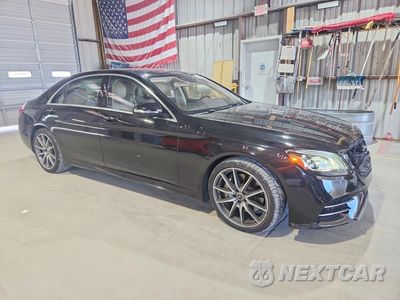 Czwarte zdjęcie samochodu z boku: 2019 MERCEDES-BENZ S 560 4MATIC VIN:WDDUG8GB4KA464656 - miniatura