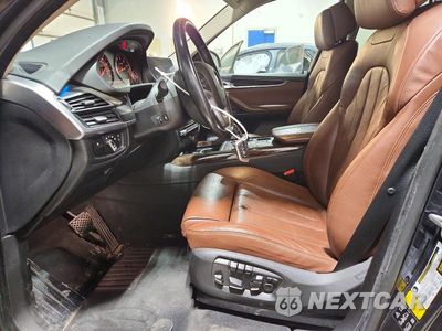 Zdjęcie 7 z 13 samochodu: 2015 BMW X5 XDRIVE50I VIN:5UXKR6C51F0J77818 - miniatura