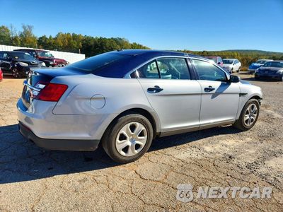 Trzecie zdjęcie samochodu z tyłu: 2019 FORD TAURUS POLICE INTERCEPTOR VIN:1FAHP2MK4KG113715 - miniatura