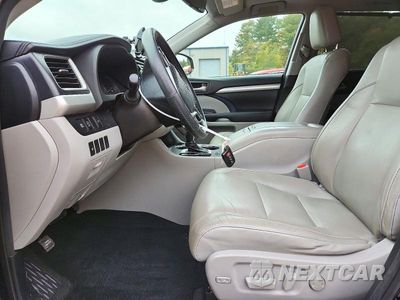 Zdjęcie 7 z 14 samochodu: 2017 TOYOTA HIGHLANDER XLE VIN:5TDJZRFH3HS386644 - miniatura