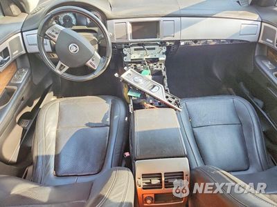 Zdjęcie 8 z 12 samochodu: 2010 JAGUAR XF SUPERCHARGED VIN:SAJWA0HE1AMR70510 - miniatura