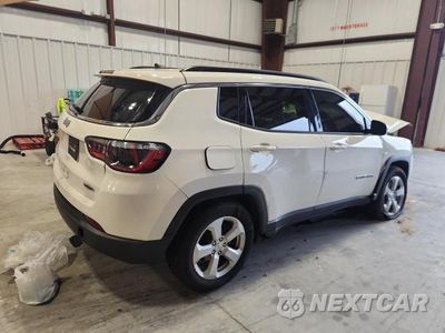 Trzecie zdjęcie samochodu z tyłu: 2021 JEEP COMPASS LATITUDE VIN:3C4NJCBB7MT538948 - miniatura