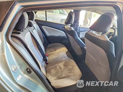 Zdjęcie 11 z 13 samochodu: 2017 TOYOTA PRIUS TWO VIN:JTDKBRFU9H3046454 - miniatura