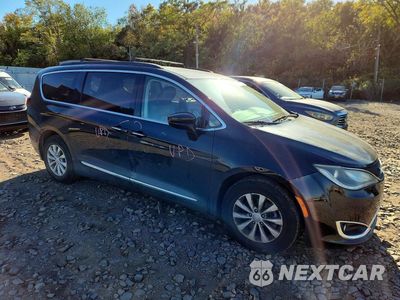 Czwarte zdjęcie samochodu z boku: 2017 CHRYSLER PACIFICA TOURING L VIN:2C4RC1BG7HR532782 - miniatura