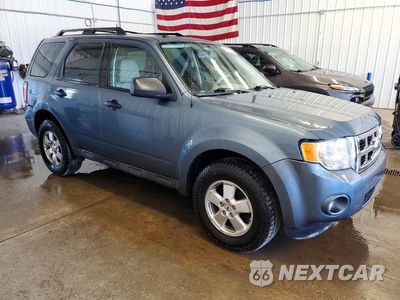 Czwarte zdjęcie samochodu z boku: 2011 FORD ESCAPE XLT VIN:1FMCU9DG3BKA65909 - miniatura