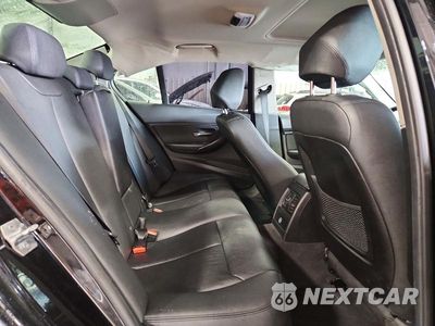 Zdjęcie 10 z 12 samochodu: 2018 BMW 320 XI VIN:WBA8A3C54JA491755 - miniatura