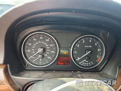 Zdjęcie 9 z 12 samochodu: 2010 BMW 328 I VIN:WBAPH7G58ANM49431 - miniatura