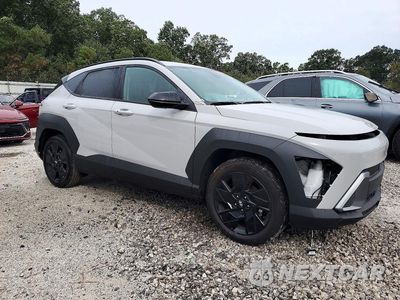 Czwarte zdjęcie samochodu z boku: 2026 HYUNDAI KONA SEL SPORT VIN:KM8HF3AB3TU456330 - miniatura