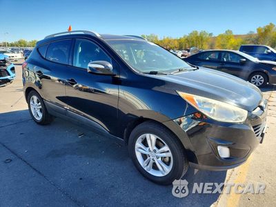 Czwarte zdjęcie samochodu z boku: 2013 HYUNDAI TUCSON GLS VIN:KM8JU3AC9DU554148 - miniatura
