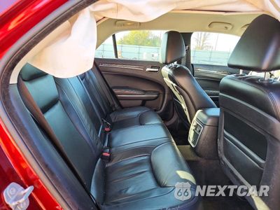 Zdjęcie 10 z 13 samochodu: 2016 CHRYSLER 300 LIMITED VIN:2C3CCAAG7GH233678 - miniatura