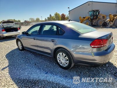 Drugie zdjęcie samochodu z przodu: 2014 VOLKSWAGEN PASSAT S VIN:1VWAT7A34EC104572 - miniatura