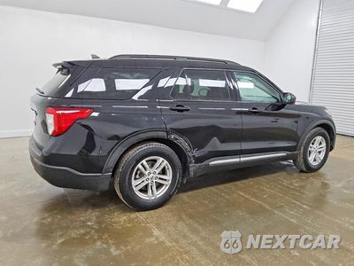 Trzecie zdjęcie samochodu z tyłu: 2021 FORD EXPLORER XLT VIN:1FMSK7DH7MGC11197 - miniatura