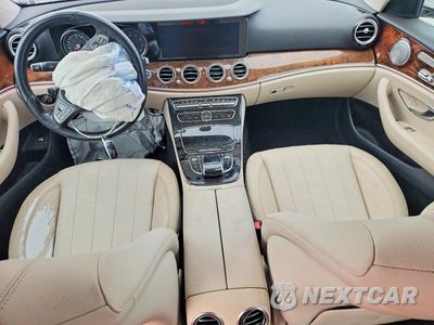 Zdjęcie 8 z 12 samochodu: 2017 MERCEDES-BENZ E 300 VIN:WDDZF4JB6HA092675 - miniatura