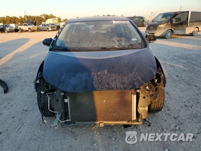 Piąte zdjęcie samochodu w środku: 2021 TOYOTA PRIUS LE VIN:JTDKAMFU4M3148440 - miniatura