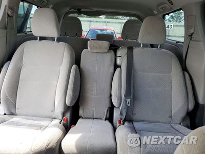 Zdjęcie 10 z 13 samochodu: 2018 TOYOTA SIENNA LE VIN:5TDKZ3DC1JS937636 - miniatura