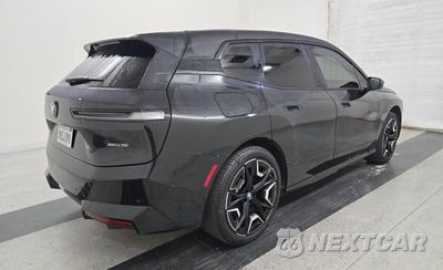 Czwarte zdjęcie samochodu z boku: 2024 BMW IX XDRIVE50 VIN:WB523CF0XRCN85718 - miniatura